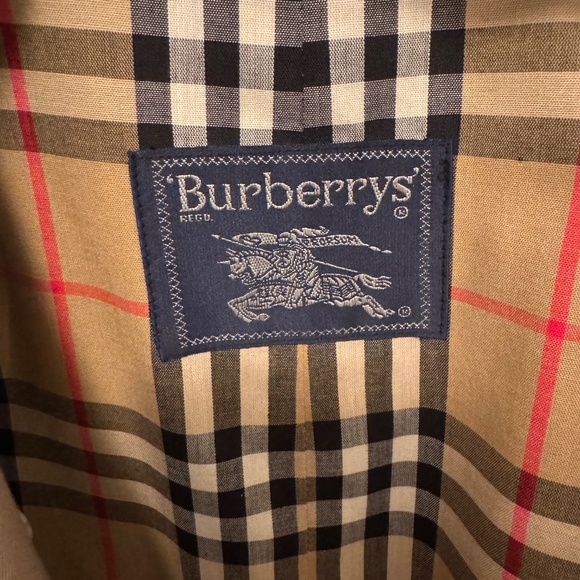 Burberry's Authentic Vintage Trench Coat - Picture 2 of 6